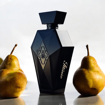Close-up of a fragrance sample of Illúsio by daniel rene, highlighting its bright, creamy, and earthy notes for a captivating scent experience