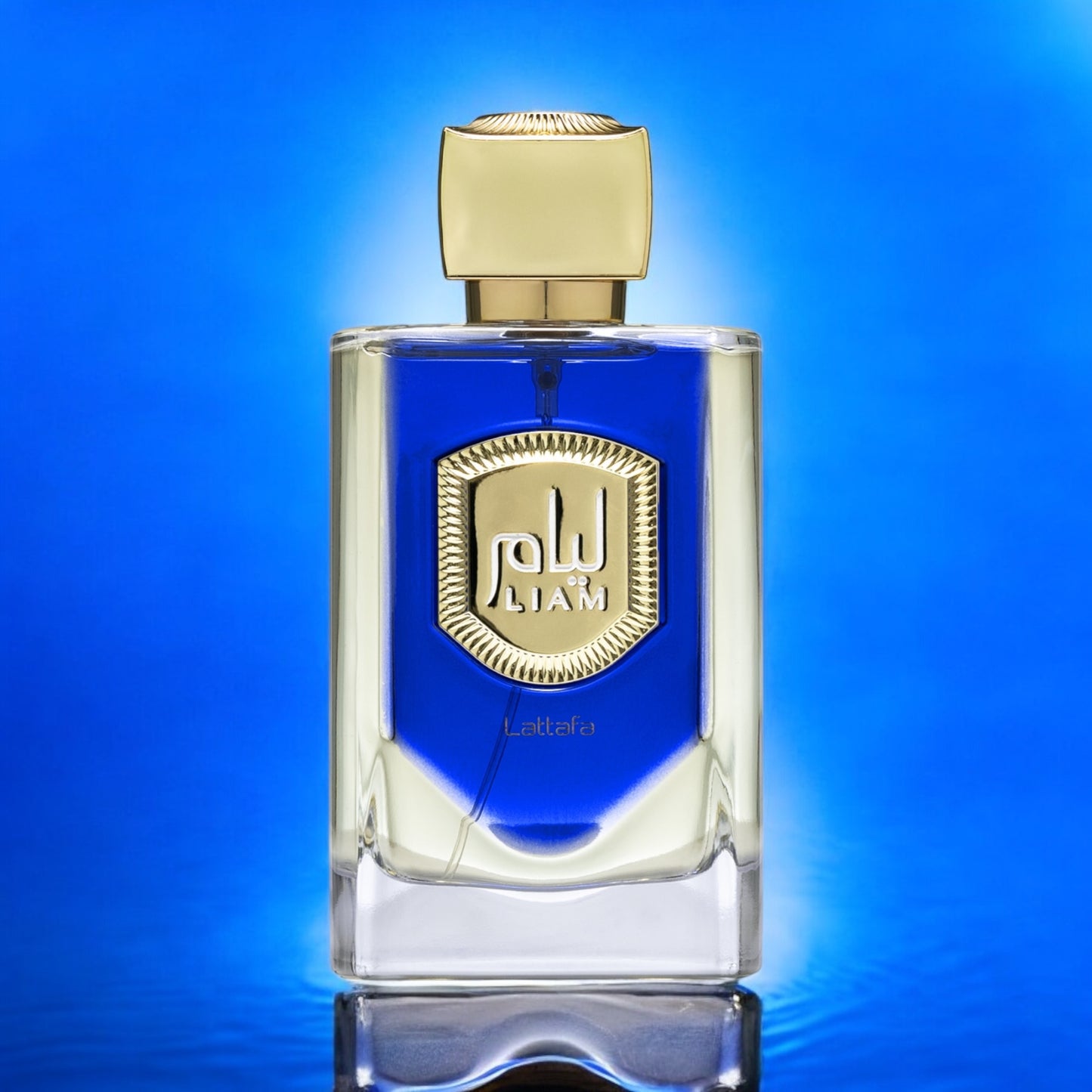 Close-up of a sample of Liam Blue Shine, highlighting its citrusy opening, aquatic heart, and woody-musk base.