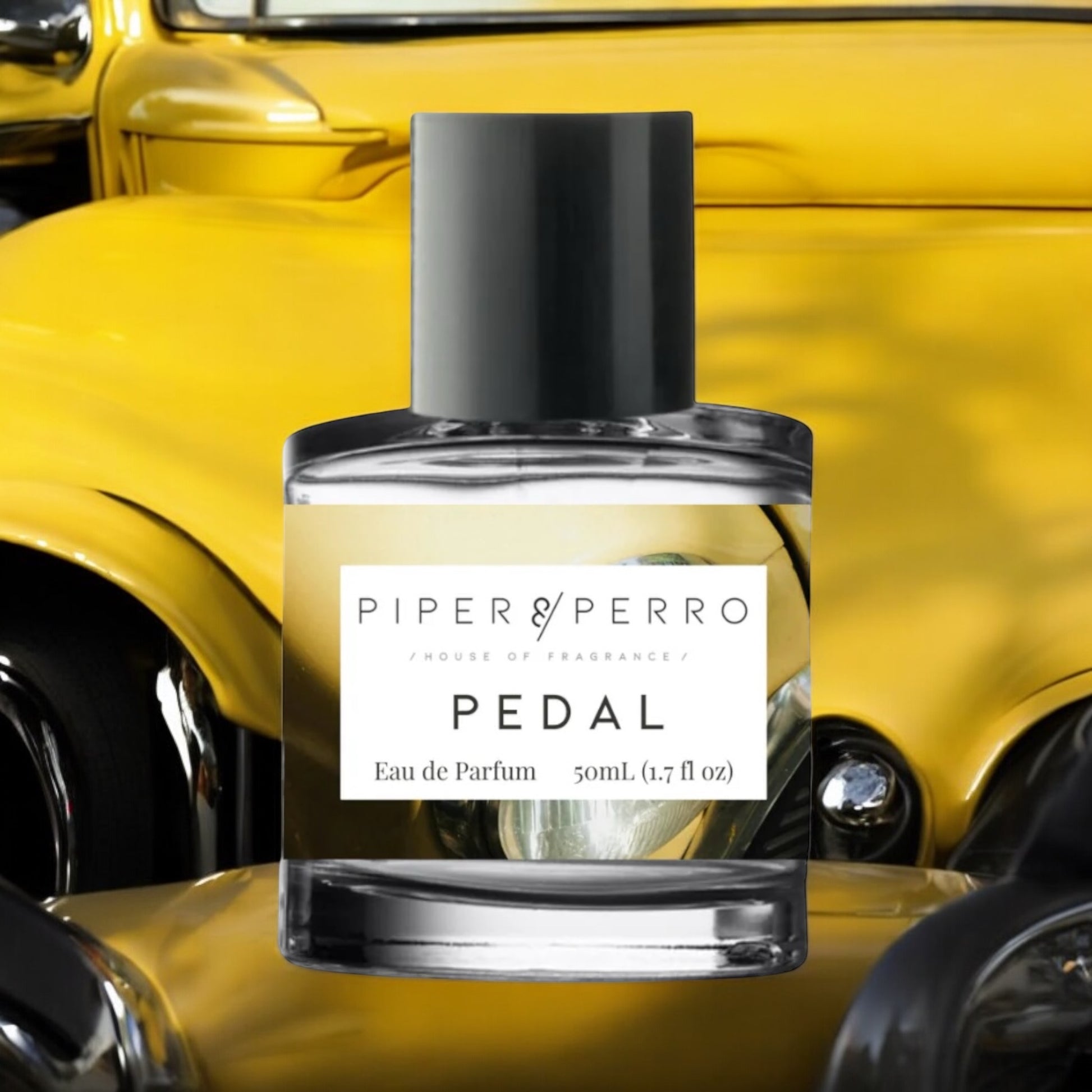 Close-up of Piper & Perro Pedal fragrance sample, showcasing the blend of gardenia, honey, and smoked sandalwood for a sensual, summer vibe.