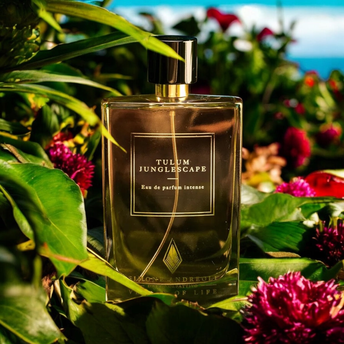 Close-up of a fragrance sample of Tulum Junglescape, highlighting its fresh, floral, and woody notes inspired by the lush jungles of the Yucatán.