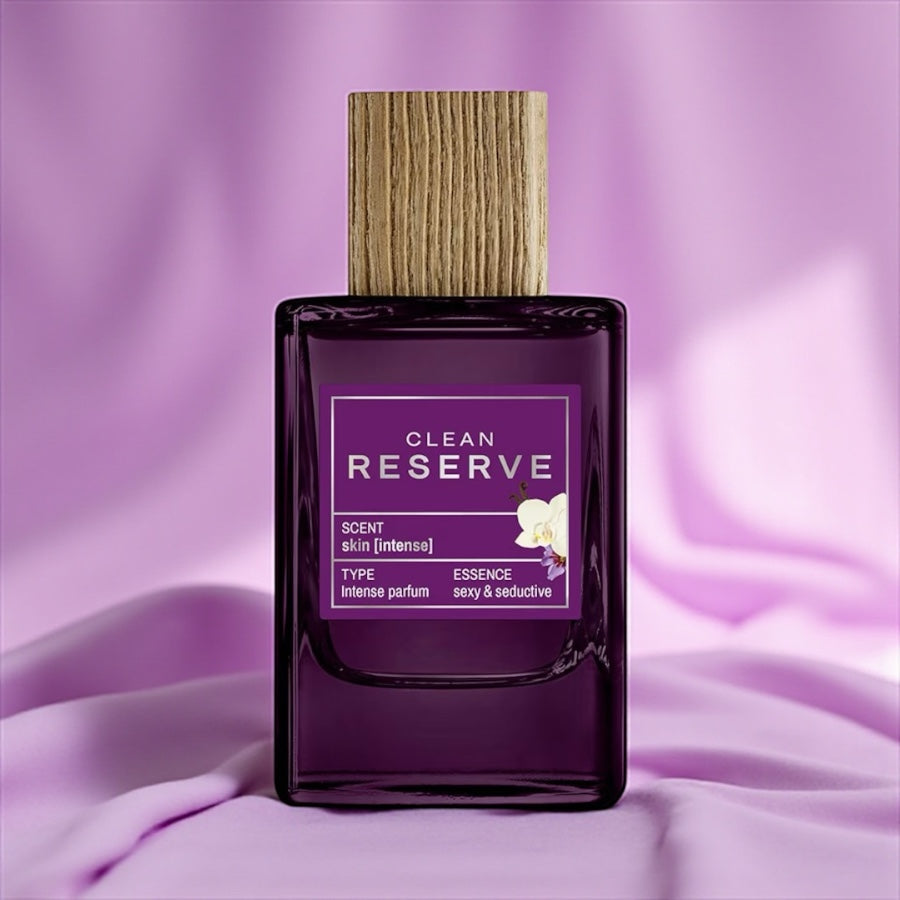 Clean Skin Intense perfume sample – soft vanilla, musk, and sandalwood notes styled in a minimalist lavender setting.