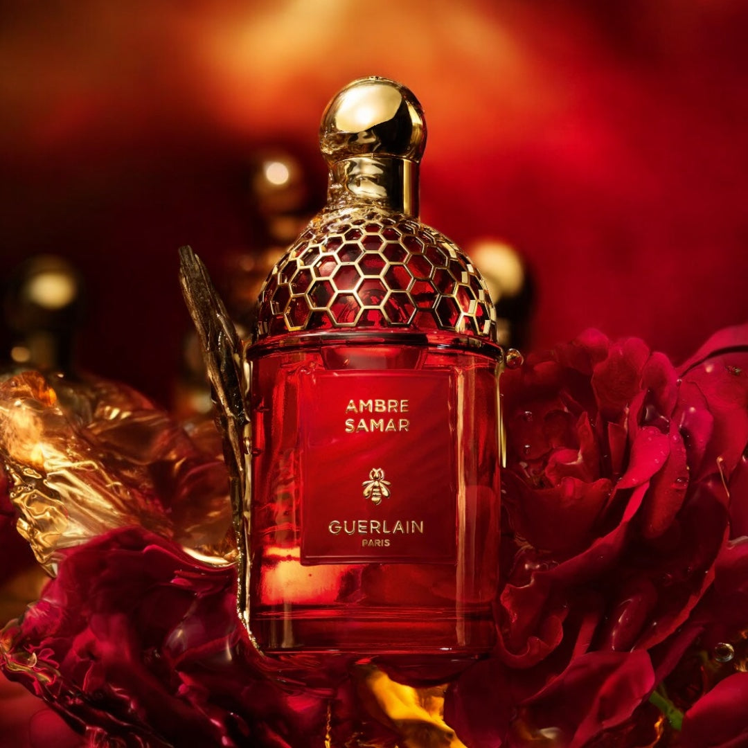 Ambre Samar perfume sample by Guerlain – styled in warm amber and gold tones, evoking moonlit resin and gourmand radiance.