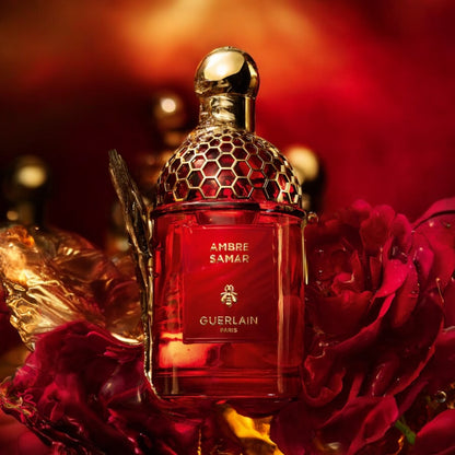 Ambre Samar perfume sample by Guerlain – styled in warm amber and gold tones, evoking moonlit resin and gourmand radiance.
