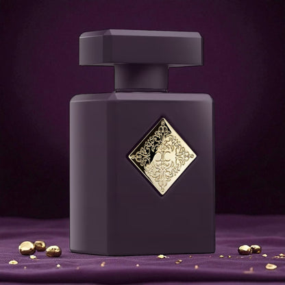 Initio Can't Get Enough perfume sample – sensual rose, pink pepper, caramel and vanilla in a warm, intimate night setting.