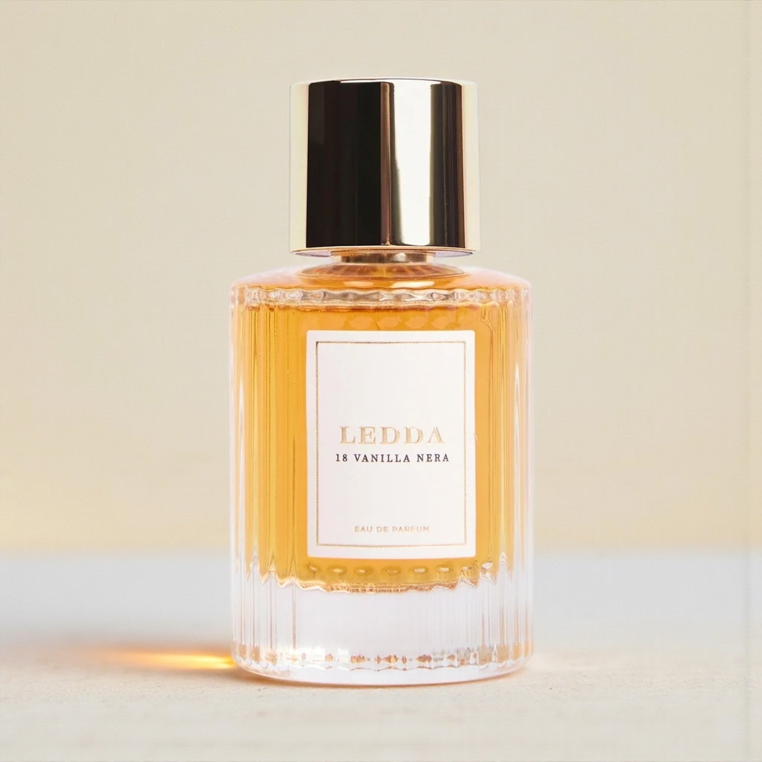 LEDDA 18 Vanilla Nera perfume styled in a bold, elegant setting