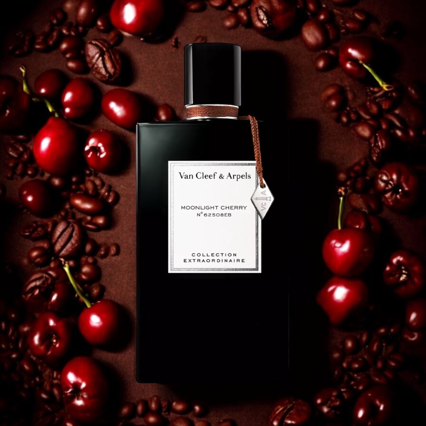 Van Cleef & Arpels Moonlight Cherry perfume sample – cherry, coffee and vanilla in a warm, liqueur-inspired lifestyle scene