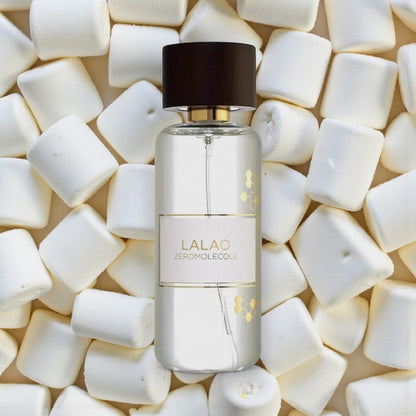 Zeromolecole Lalao perfume sample styled with soft creamy tones to reflect its warm milky gourmand character.
